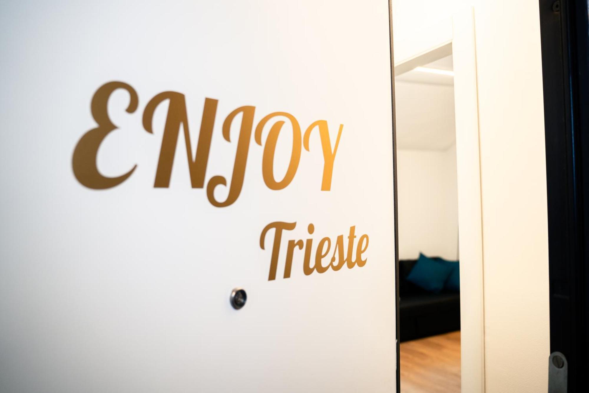 Enjoy Trieste In The City Center Εξωτερικό φωτογραφία
